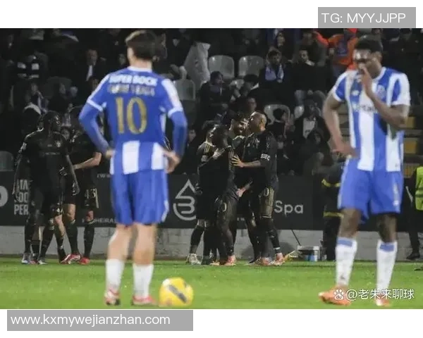 足球冷凡揭秘:那些被忽视的冷门赛事与球员背后的故事 足球冷凡揭秘:那些被忽视的冷门赛事与球员背后的故事