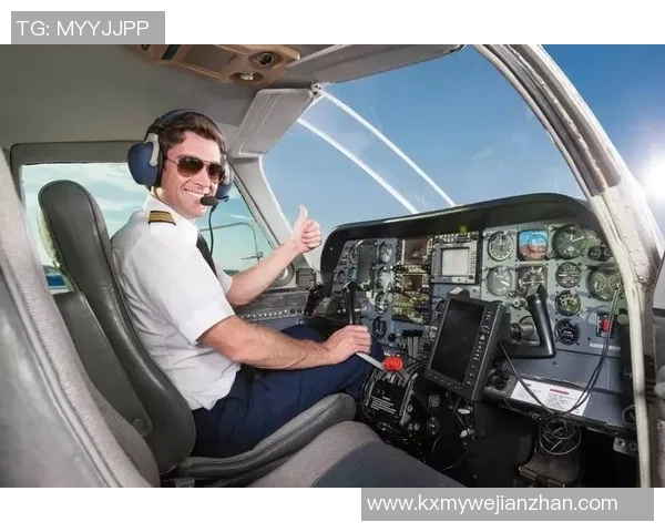 足球员围脖的时尚潮流与实用功能探讨及其在球场外的影响 足球员围脖的时尚潮流与实用功能探讨及其在球场外的影响