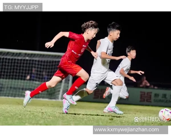 锐迪足球引领青少年足球热潮助力中国足球未来发展